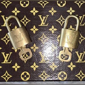 #310 Set Of 2 Locks Louis Vuitton Gold/brass Padlock Set‎ Fully Opperational